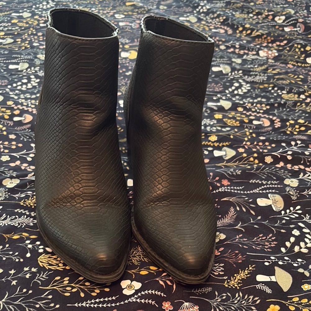 a.n.a Black Ankle Booties with Sleek Design